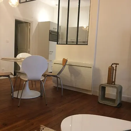Tour Du Pin Apartment *