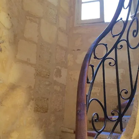 Tour Du Pin Apartment